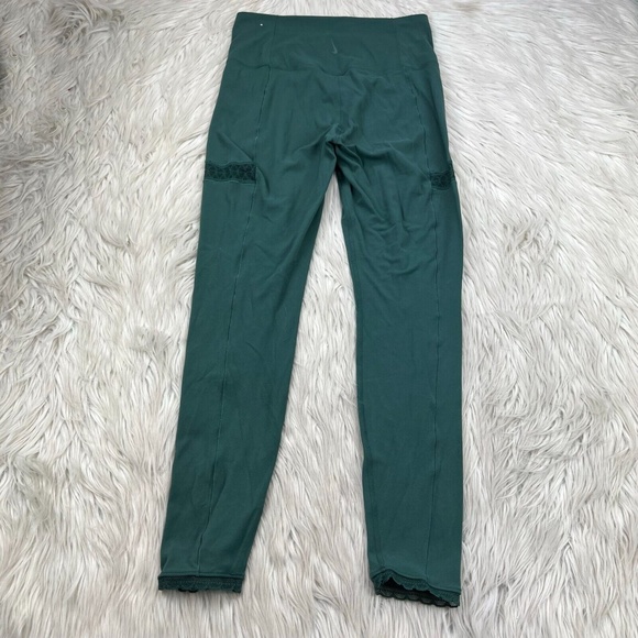 Nike Yoga Luxe High Rise 7/8 Leggings in Green Lace - Picture 3 of 6